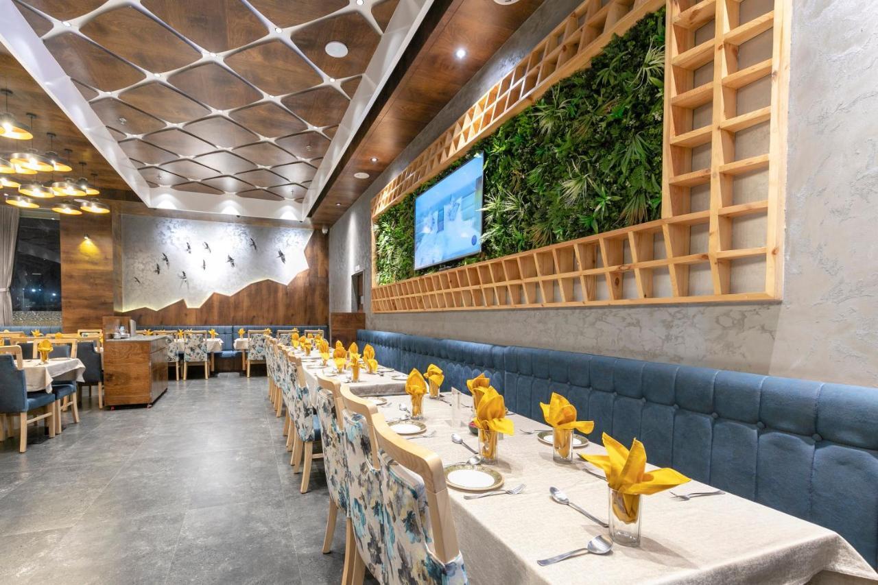 Hotel Silvera Grand 아흐메다바드 외부 사진
