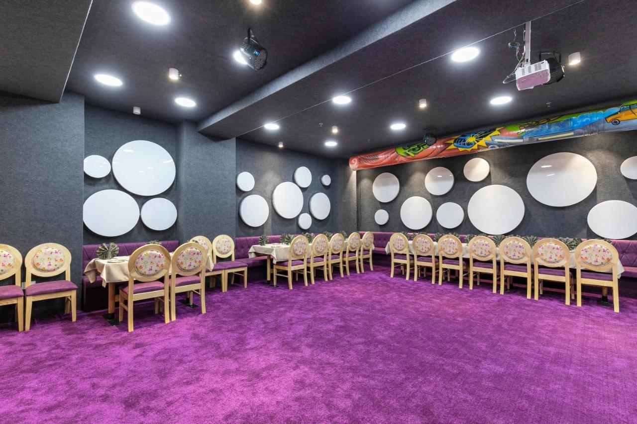 Hotel Silvera Grand 아흐메다바드 외부 사진