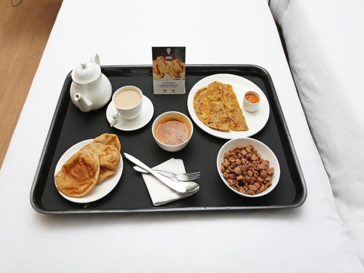 Hotel Silvera Grand 아흐메다바드 외부 사진
