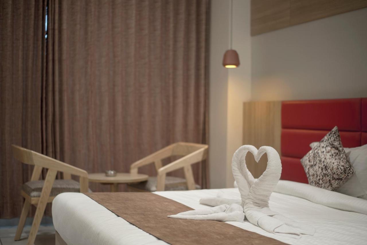 Hotel Silvera Grand 아흐메다바드 외부 사진