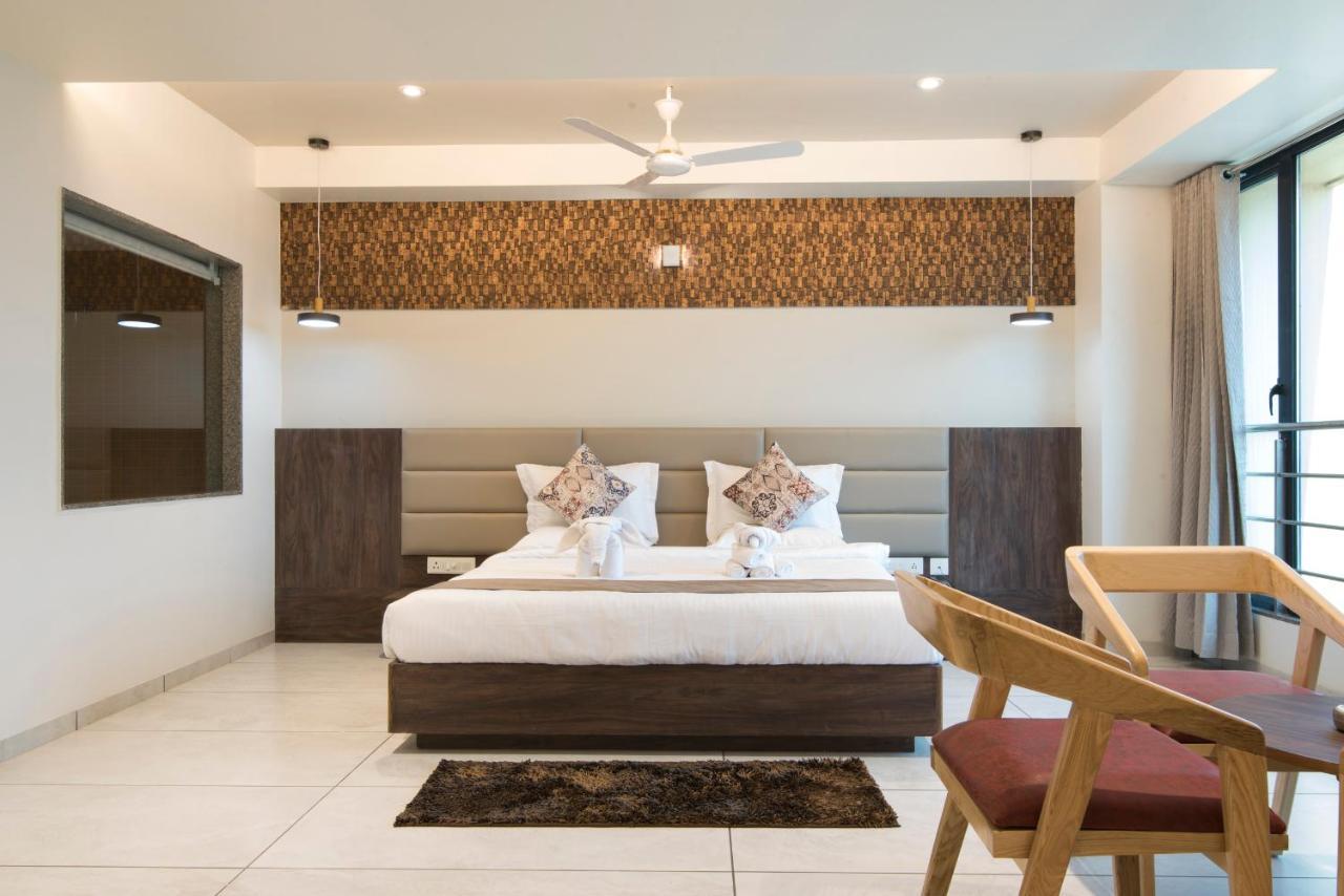 Hotel Silvera Grand 아흐메다바드 외부 사진